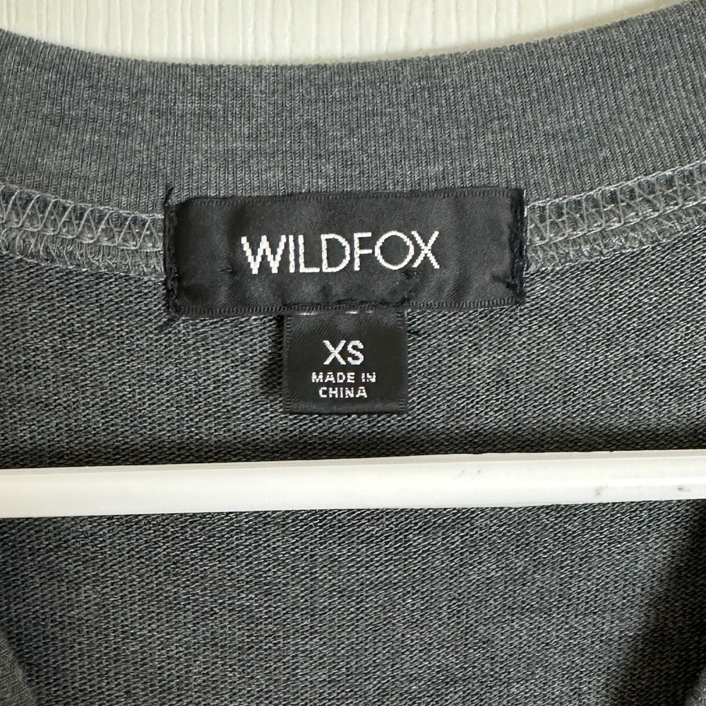 ! Wildfox Gray Easy Tiger Long Sleeve Graphic Sweatshirt Women Size XS - Picture 3 of 5